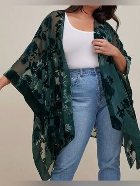 Torrid GREEN Velvet Burnout Open Kimono Ruana One Size (OS) Festival